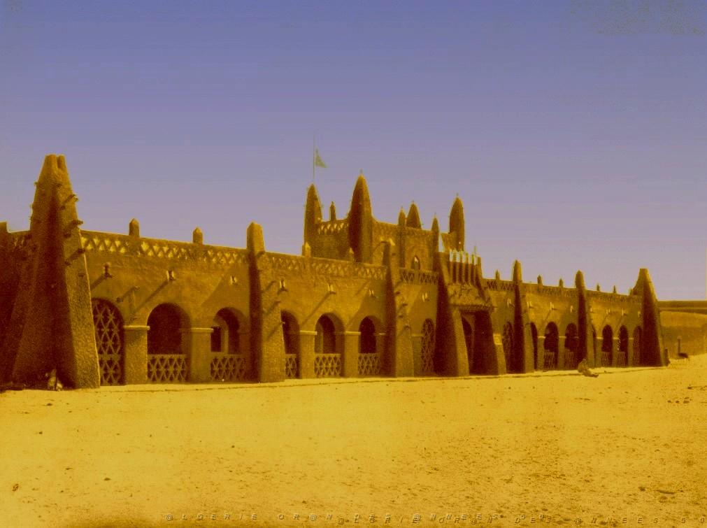 LES GRANDS DESERTS 400003 TIMIMOUN L HOTEL TRANSATLANTIQUE.jpg